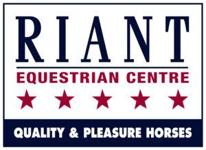 A Riant központ lovas centrummal, luxus lakóépületekkel és építési telkekkel bővül